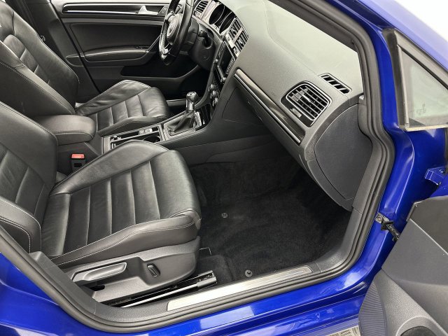 Used 2017 Volkswagen Golf R 4-Door AWD/4WD image 23