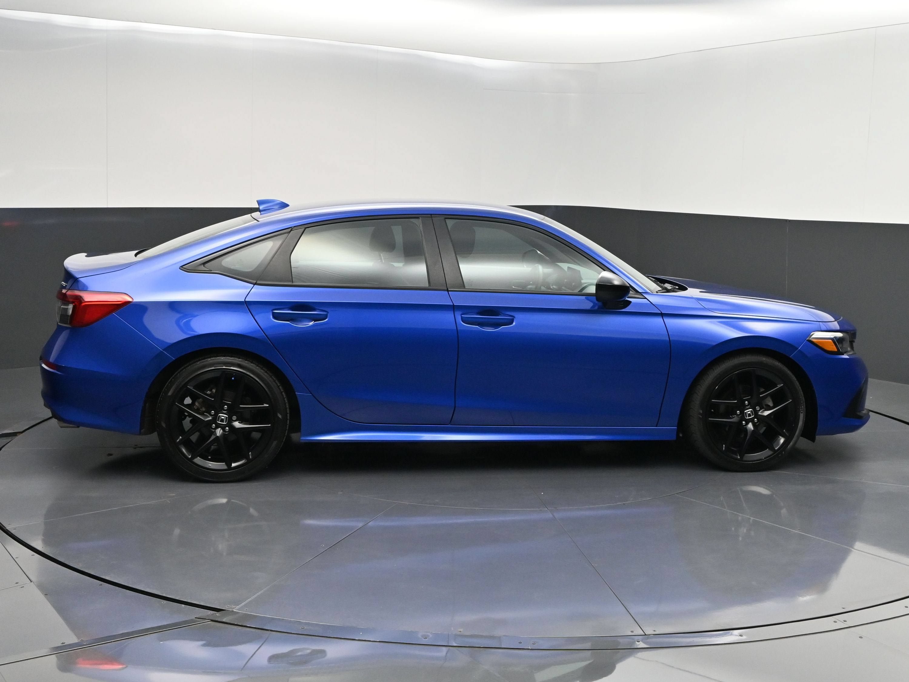 Used 2023 Honda Civic Sport image 8
