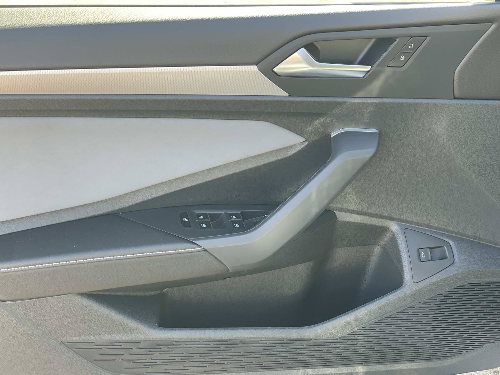 New 2027 Volkswagen Jetta SE FWD image 22