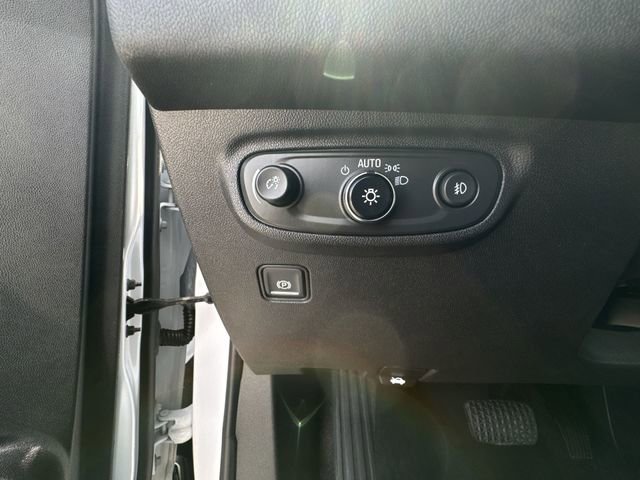 Used 2022 GMC Terrain SLT w/ Infotainment Package II image 18