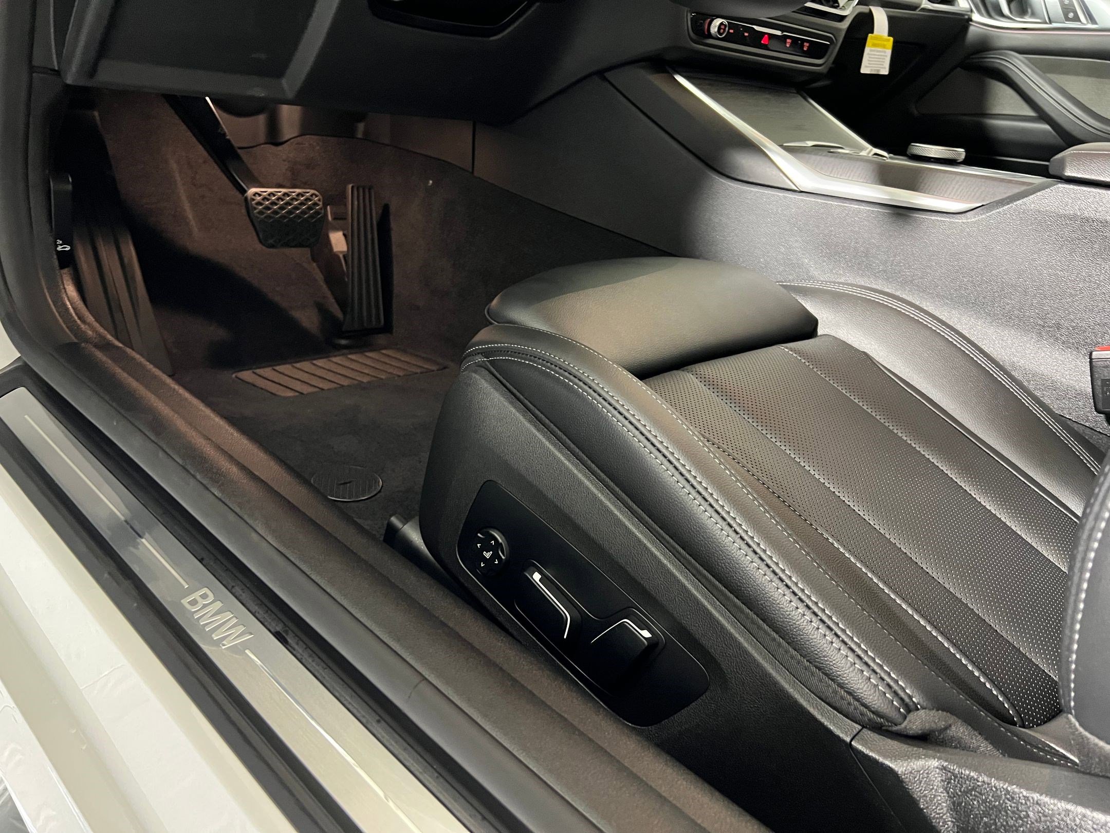New 2026 BMW 430i Coupe w/ Premium Package RWD image 12