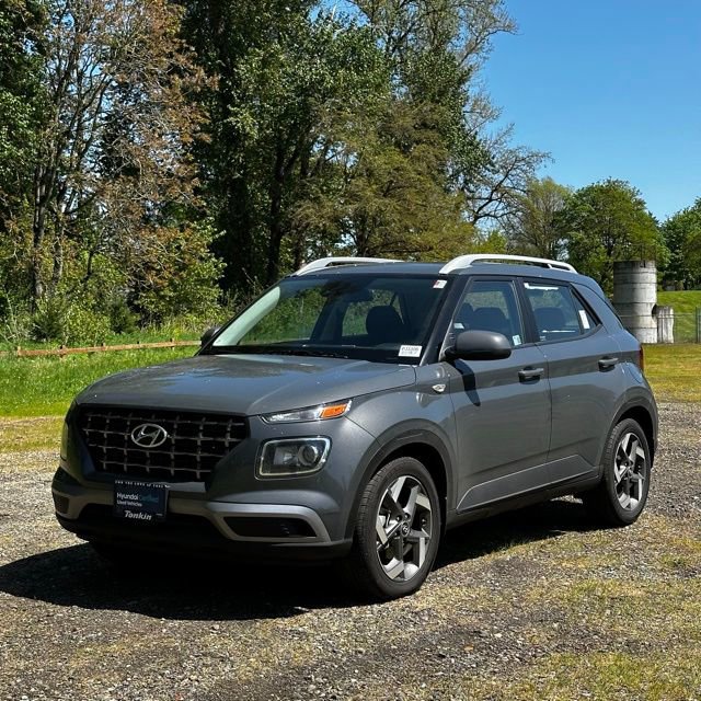 Certified 2025 Hyundai Venue SEL FWD image 4