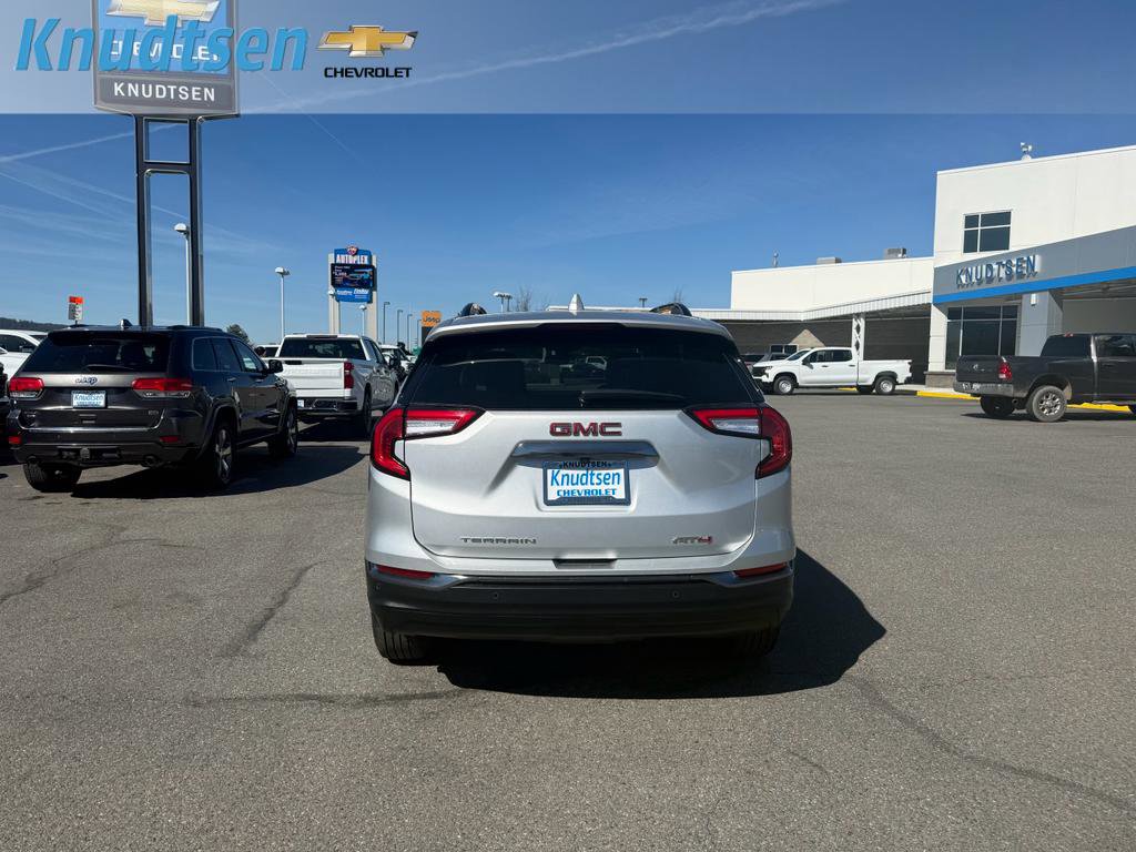 Used 2022 GMC Terrain AT4 w/ Tech Package AWD/4WD image 6