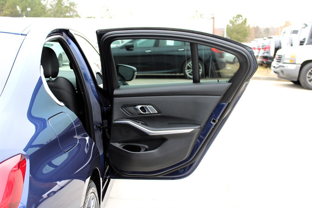 Used 2020 BMW 330i Sedan w/ Convenience Package RWD image 37