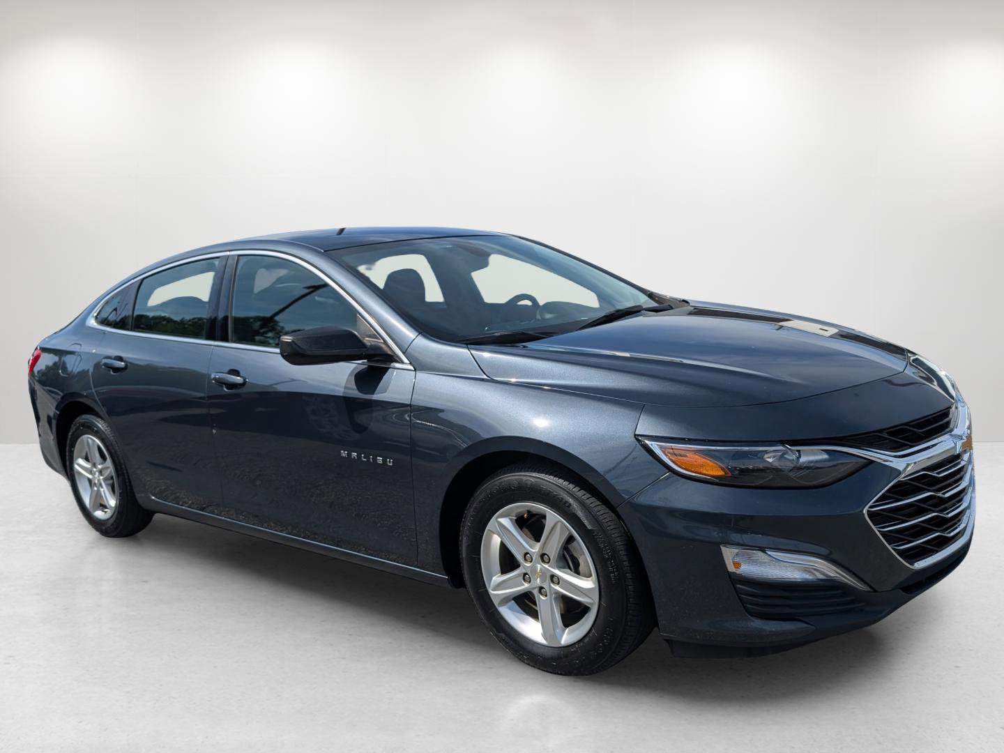 Used 2020 Chevrolet Malibu LS image 3