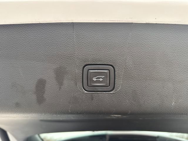 Used 2023 Chevrolet Traverse LT image 27