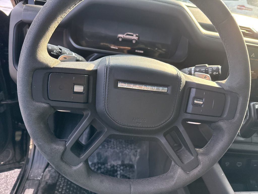 Used 2023 Land Rover Defender 110 V8 image 13