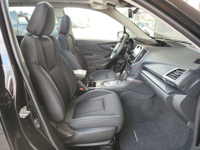 Used 2023 Subaru Forester Premium AWD/4WD image 23