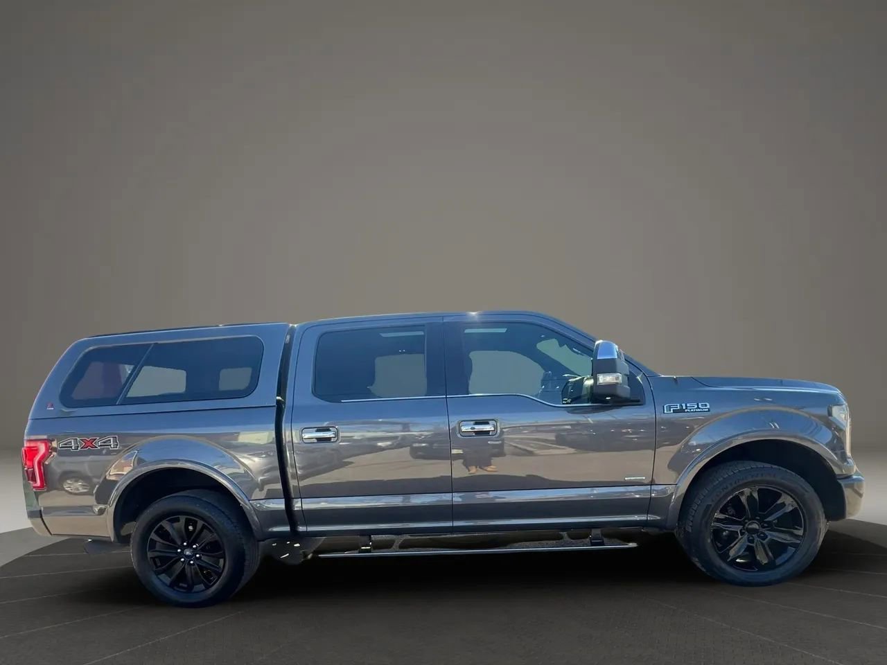 Used 2015 Ford F150 Platinum w/ Equipment Group 701A Luxury image 4