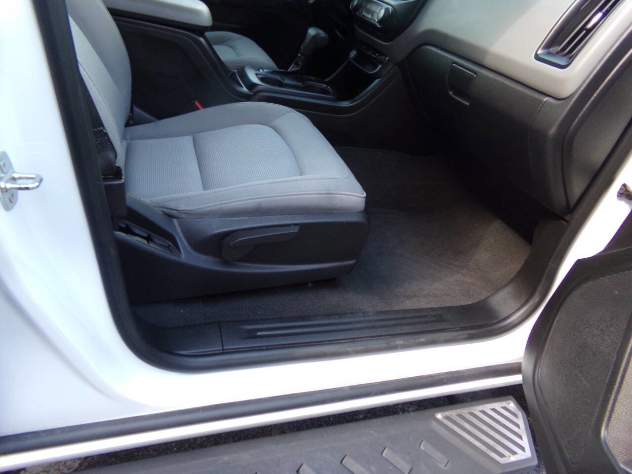 Used 2020 Chevrolet Colorado W/T w/ Custom Special Edition image 50