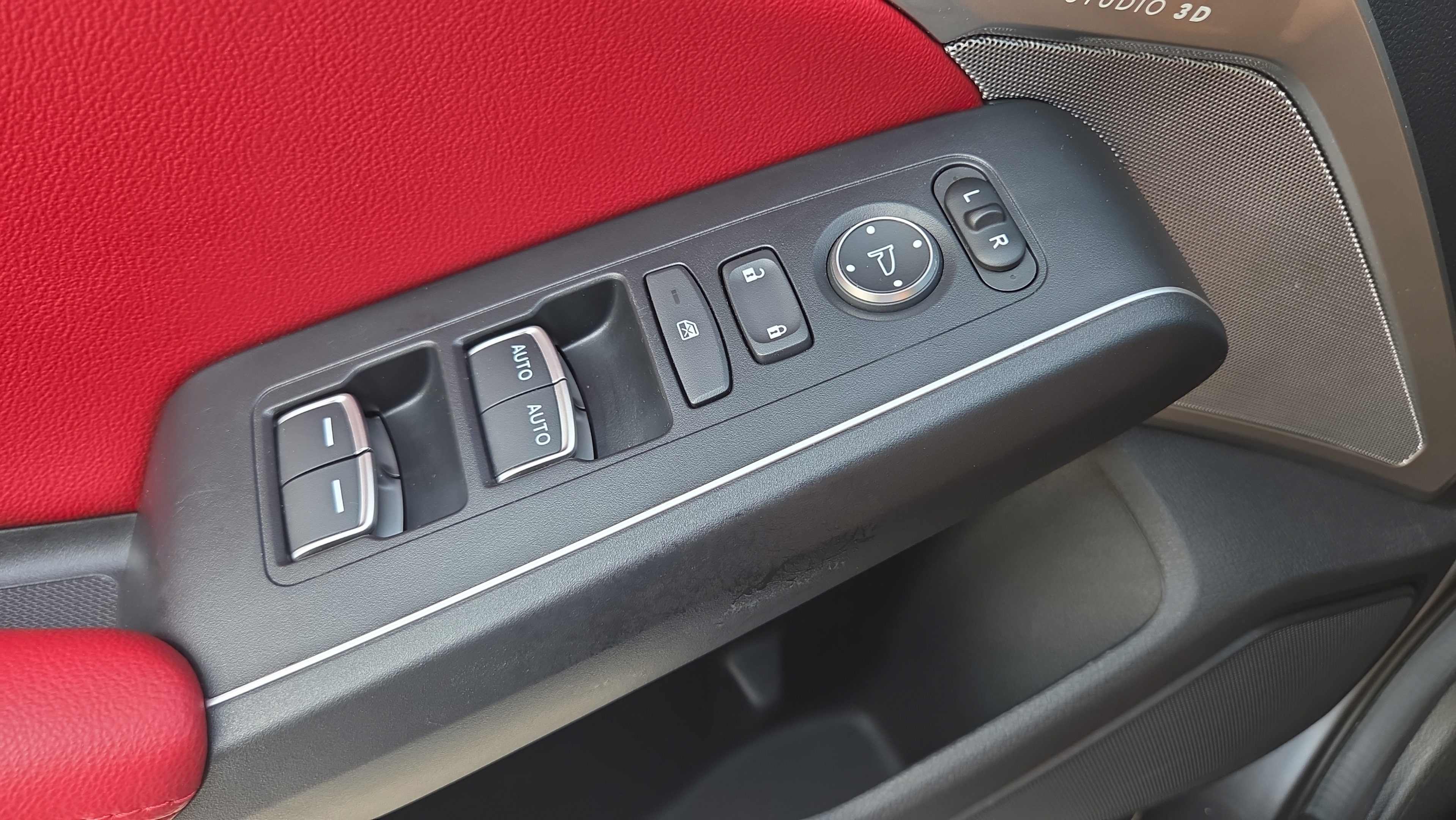 Certified 2025 Acura Integra A-Spec FWD image 33