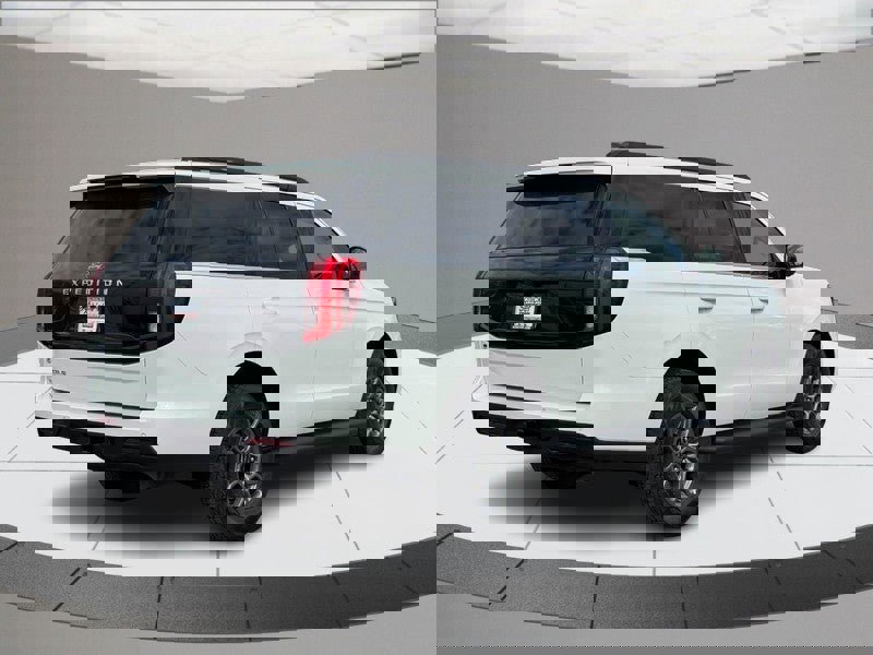 Used 2025 Ford Expedition Active image 3