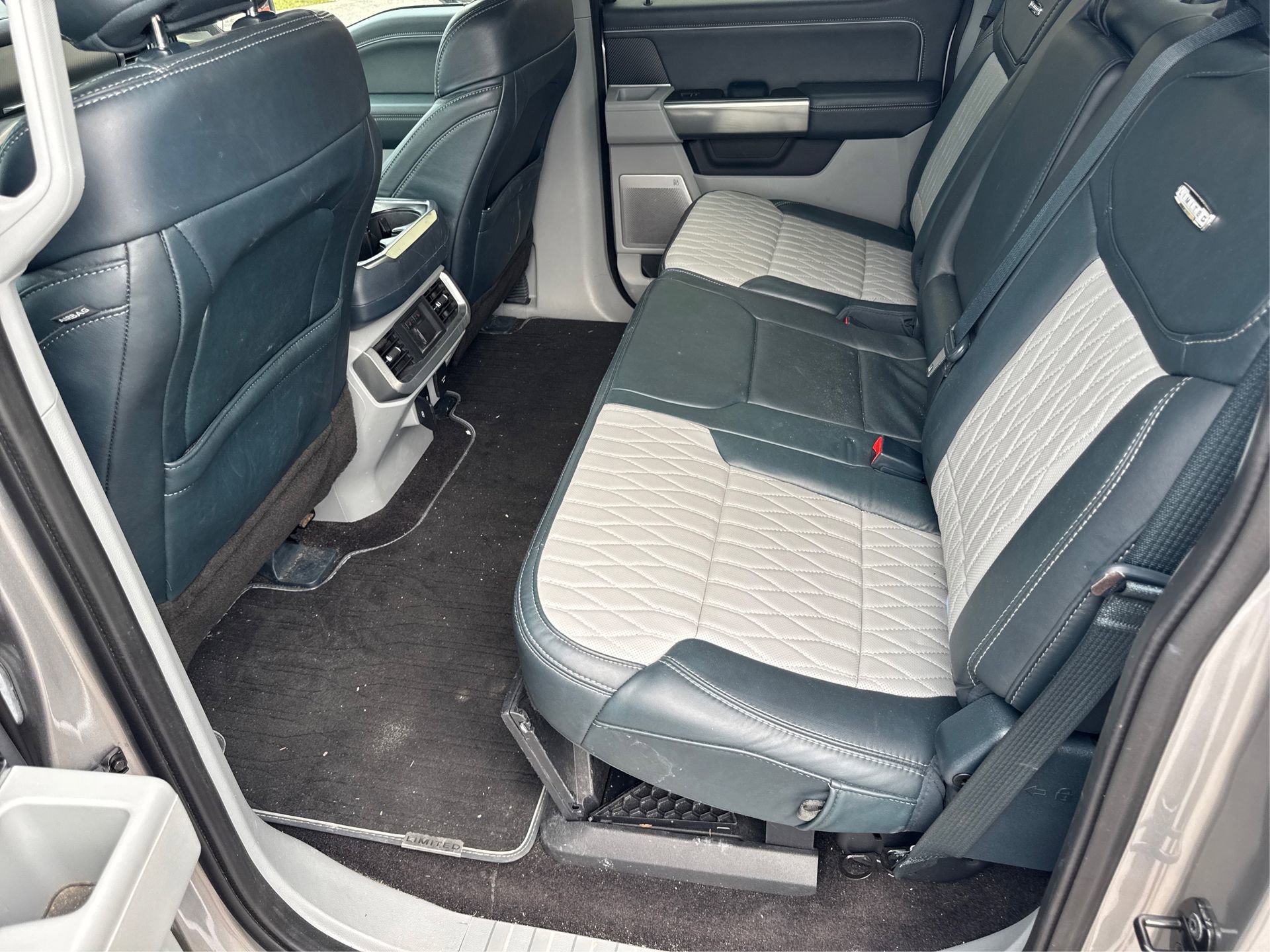 Used 2021 Ford F150 Limited image 12