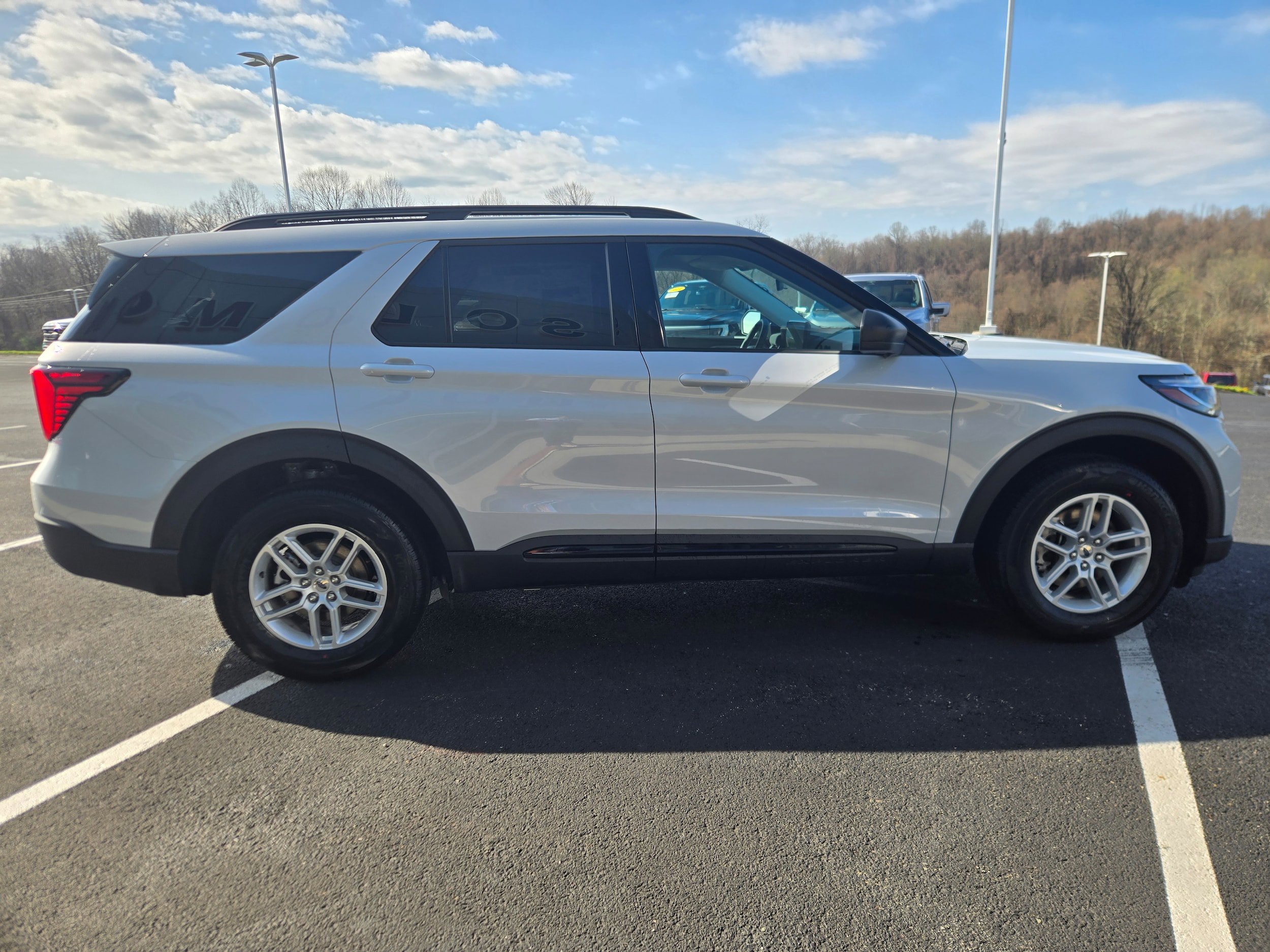 New 2026 Ford Explorer Active AWD/4WD image 4
