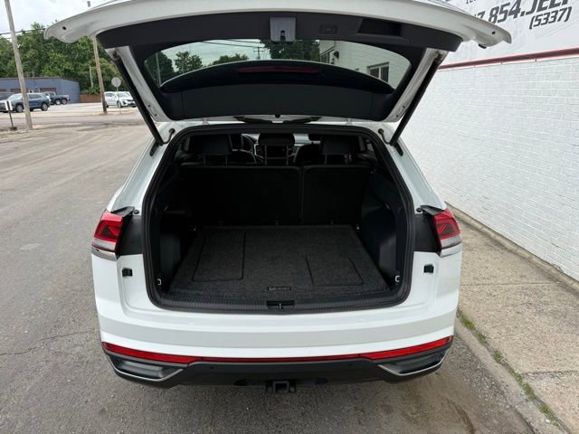 Used 2022 Volkswagen Atlas Cross Sport SE FWD image 9