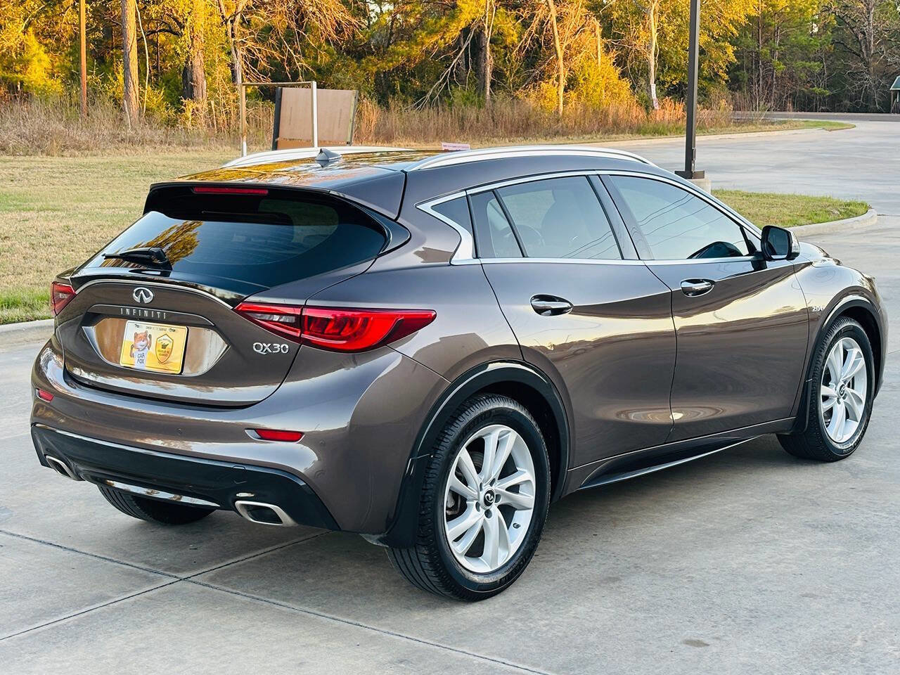 Used 2019 INFINITI QX30 w/ Navigation Package image 5