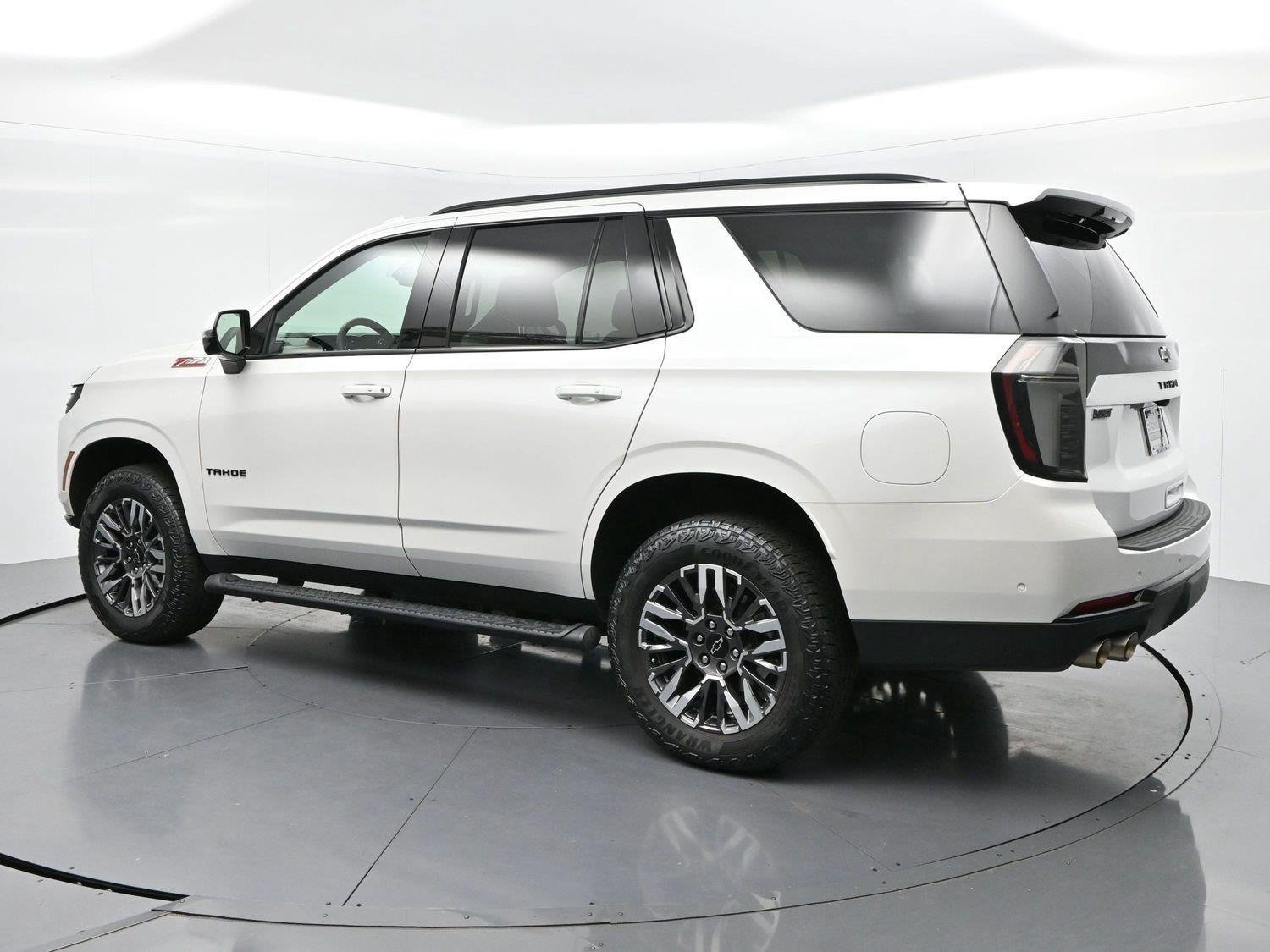 Used 2025 Chevrolet Tahoe Z71 w/ Z71 Off-Road Package AWD/4WD image 5