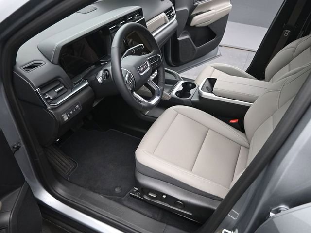 Used 2026 GMC Terrain Elevation w/ Elevation Premium Package image 9