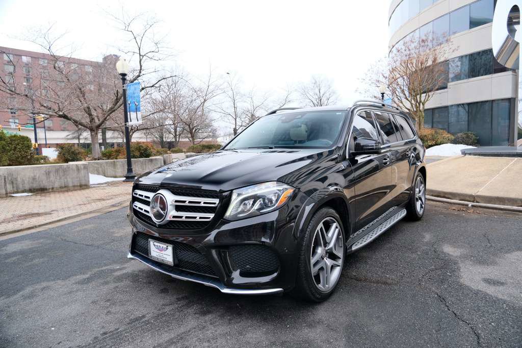 Used 2017 Mercedes-Benz GLS 550 4MATIC image 3