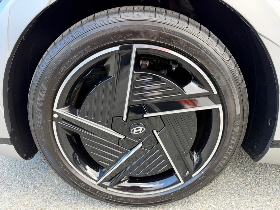 Used 2026 Hyundai Ioniq 5 Limited AWD/4WD image 55