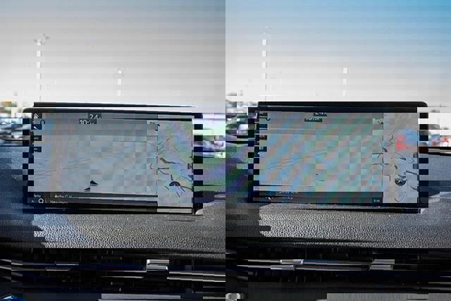 Used 2025 Genesis GV70 2.5T image 12