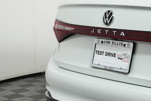Certified 2025 Volkswagen Jetta SE w/ Black Wheel Package FWD image 35