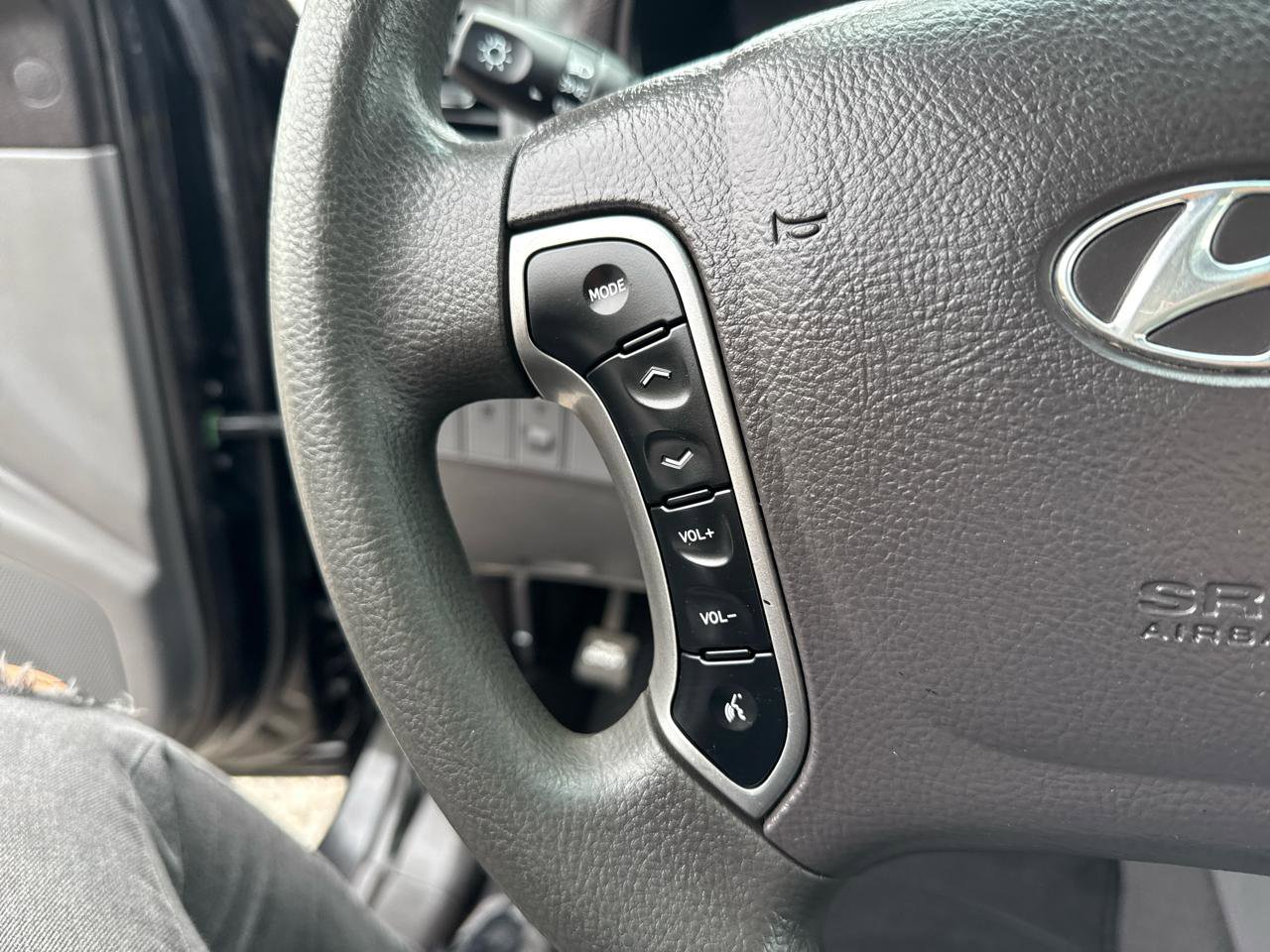 Used 2010 Hyundai Santa Fe GLS image 16