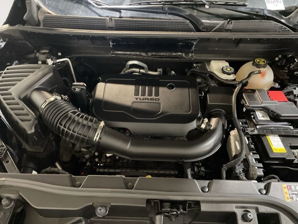 Used 2023 GMC Acadia SLE w/ Driver Convenience Package image 32