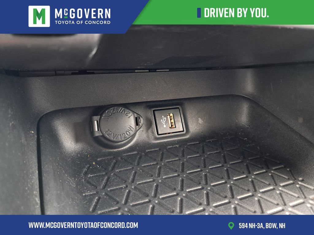 Used 2024 Toyota RAV4 XLE AWD/4WD image 34