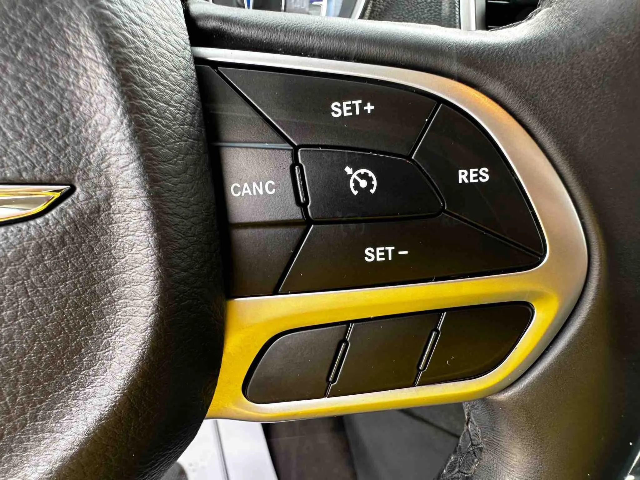 Used 2018 Chrysler 300 Touring w/ Driver Convenience Group image 30