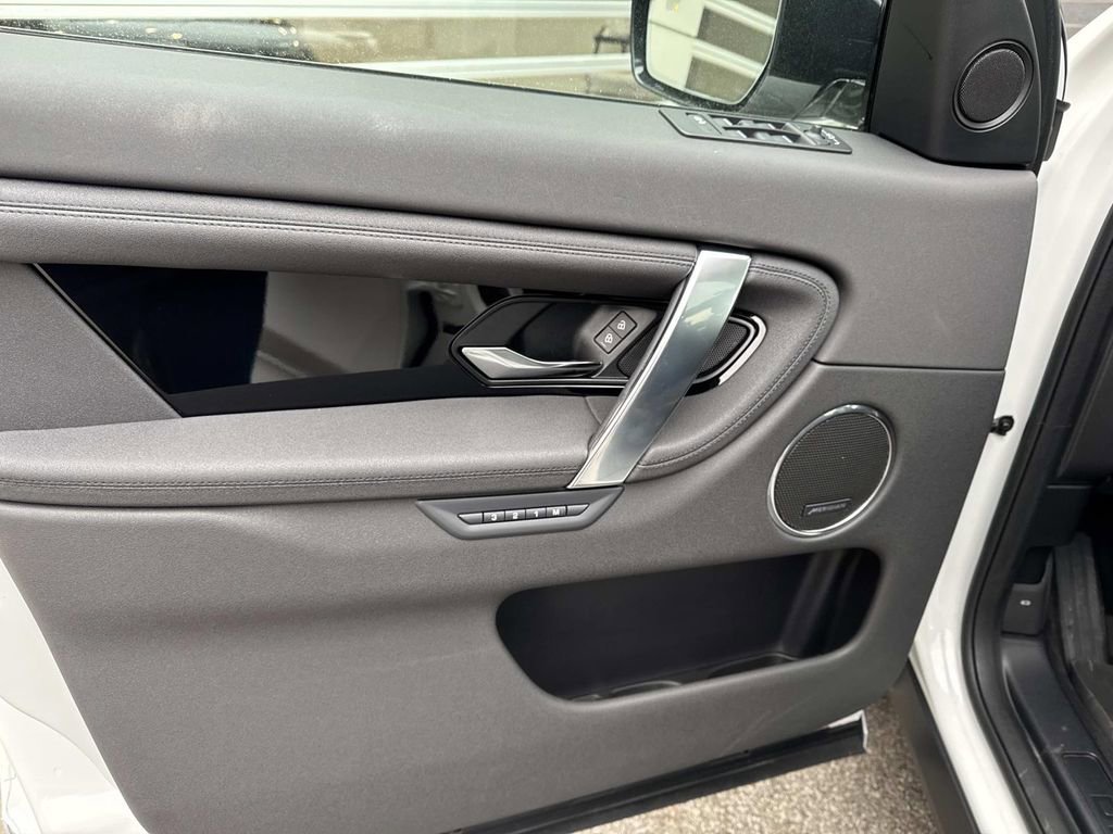 Certified 2025 Land Rover Discovery Sport S image 16