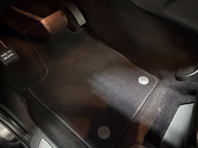 Used 2019 Jeep Grand Cherokee Overland AWD/4WD image 18