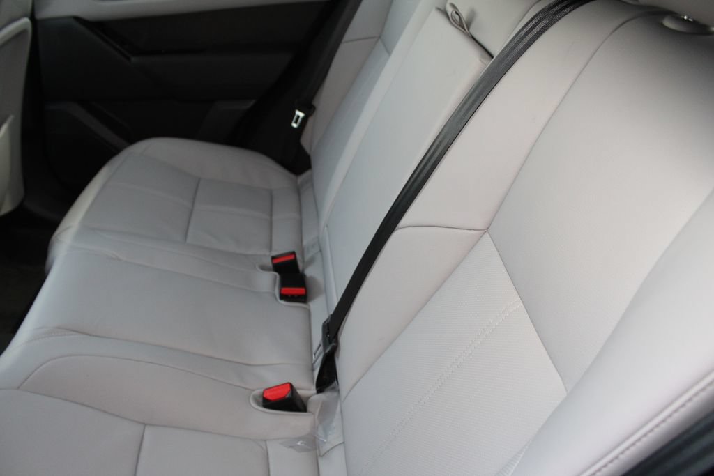 New 2026 Land Rover Range Rover Velar Dynamic SE AWD/4WD image 33