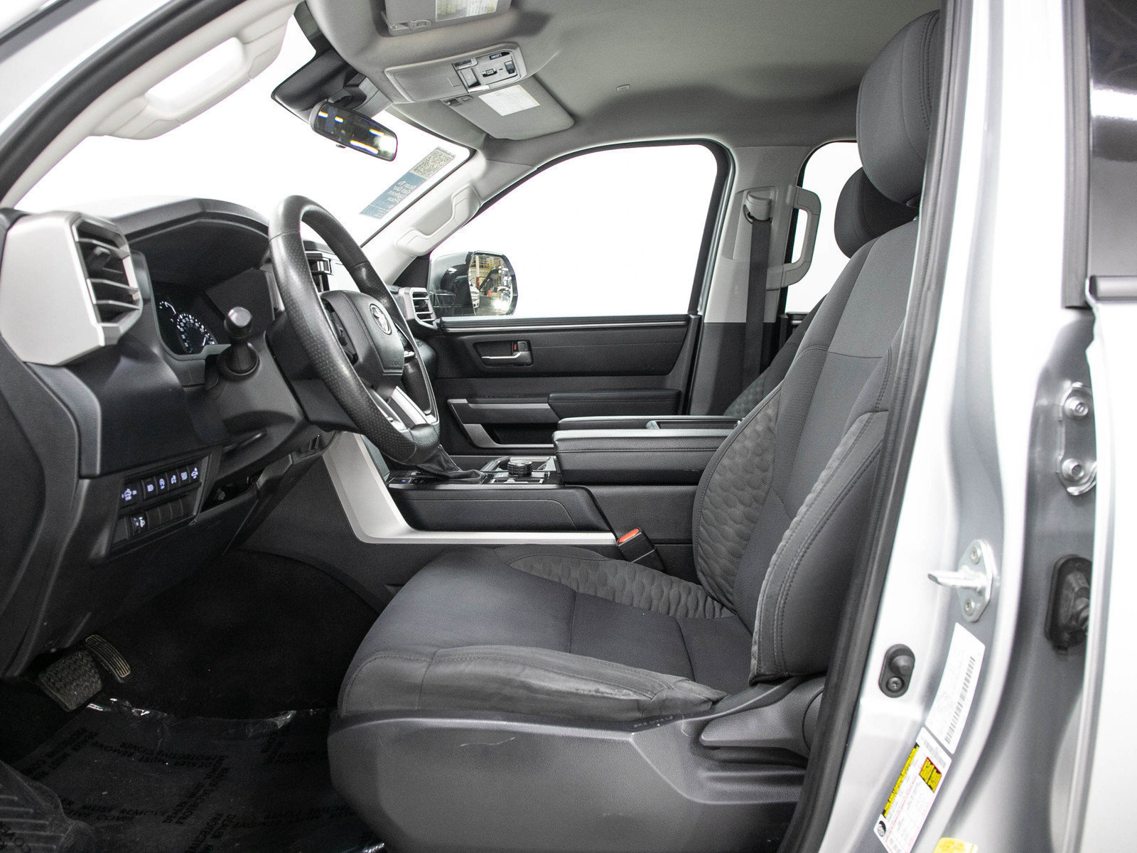 Used 2022 Toyota Tundra SR5 w/ SR5 Convenience Package AWD/4WD image 24