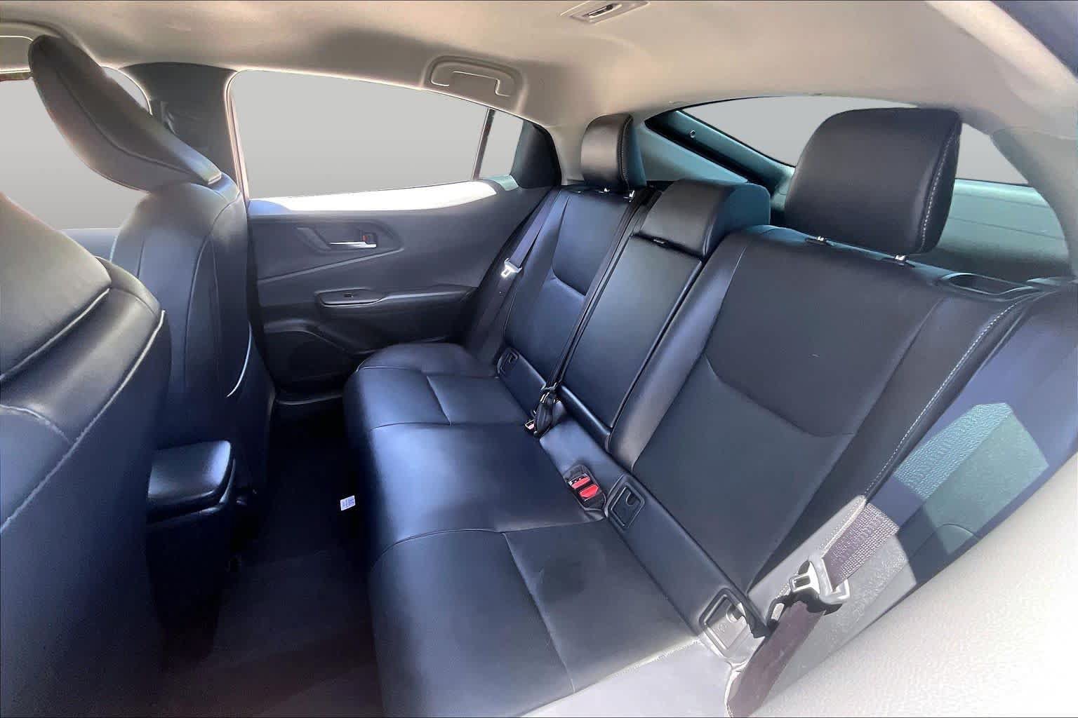 Used 2024 Toyota Prius XLE FWD image 19