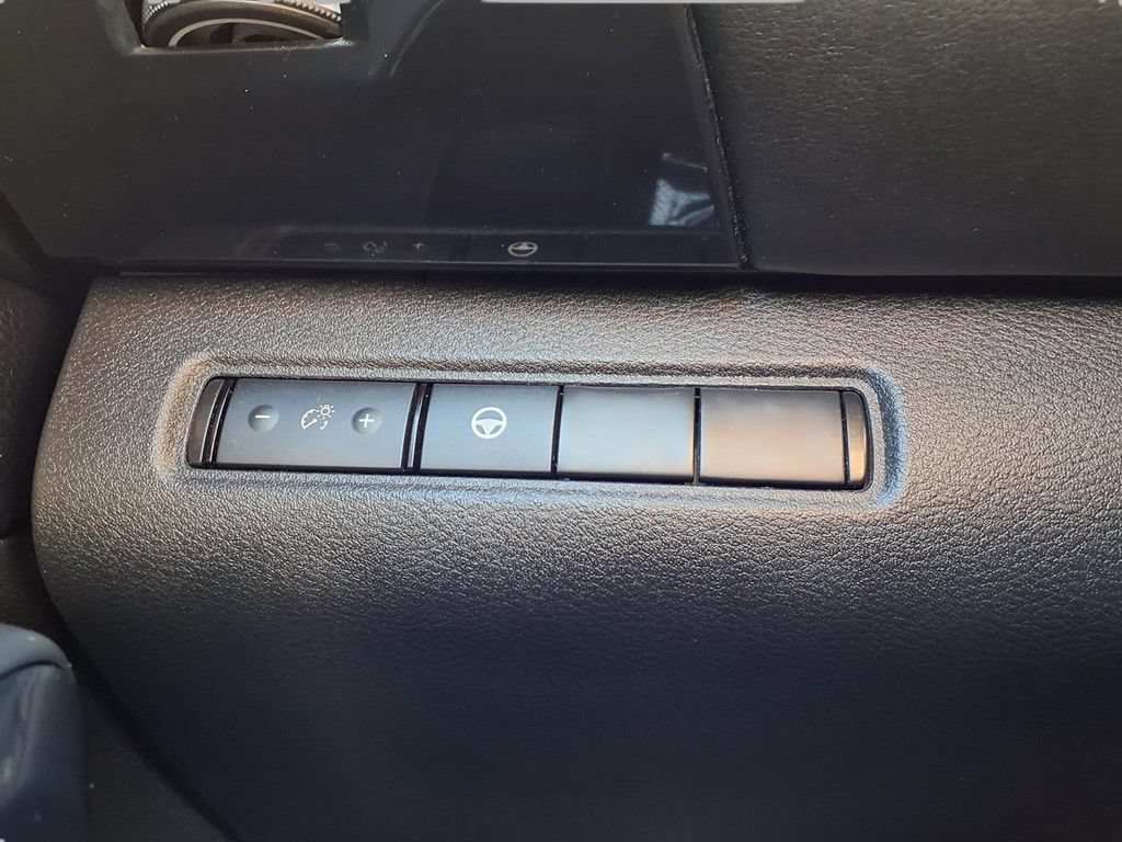 Used 2024 Nissan Pathfinder SV FWD image 17