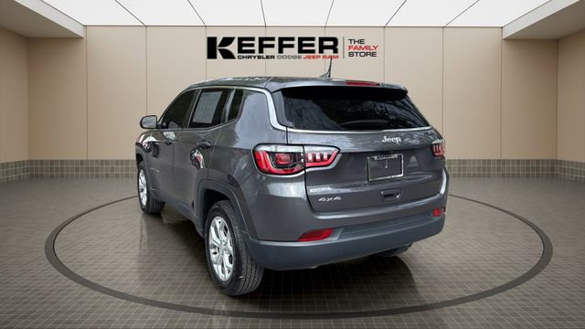 Certified 2024 Jeep Compass Sport image 3