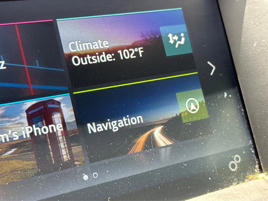 Used 2017 Land Rover Discovery SE image 51