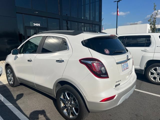 Used 2018 Buick Encore Essence w/ Experience Buick Package FWD image 3