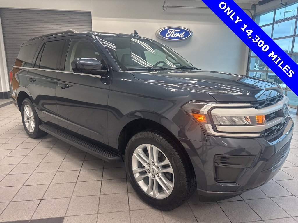 Used 2024 Ford Expedition XLT image 1