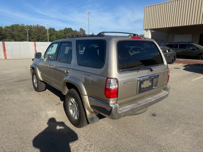 Used 2002 Toyota 4Runner SR5 w/ Leather Trim Pkg AWD/4WD image 17