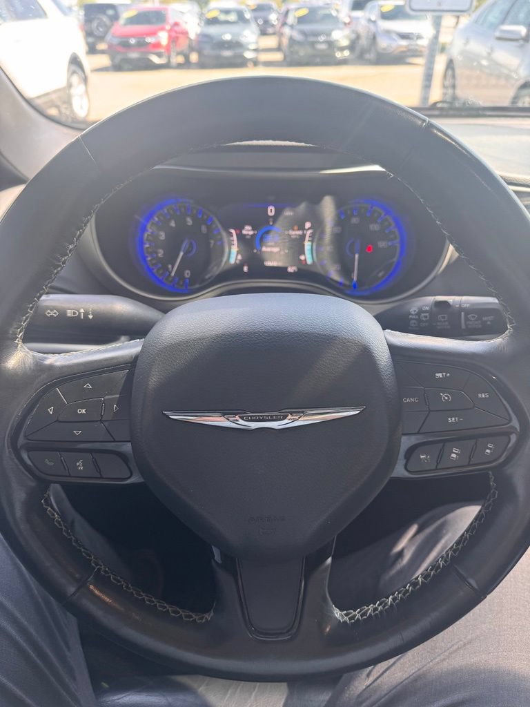 Used 2020 Chrysler Pacifica Touring-L w/ Advanced Safetytec Group AWD/4WD image 12