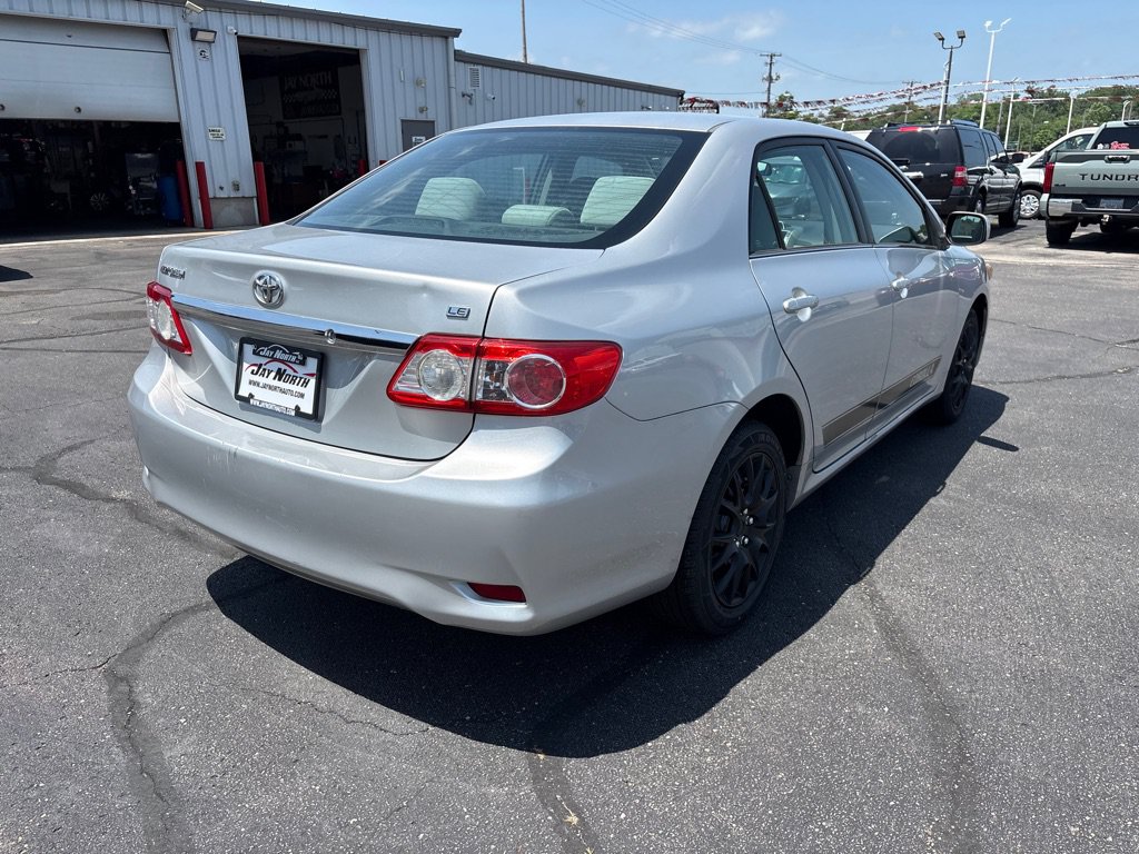 Used 2013 Toyota Corolla LE FWD image 3