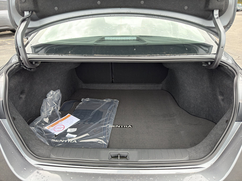 New 2025 Nissan Sentra SR image 36