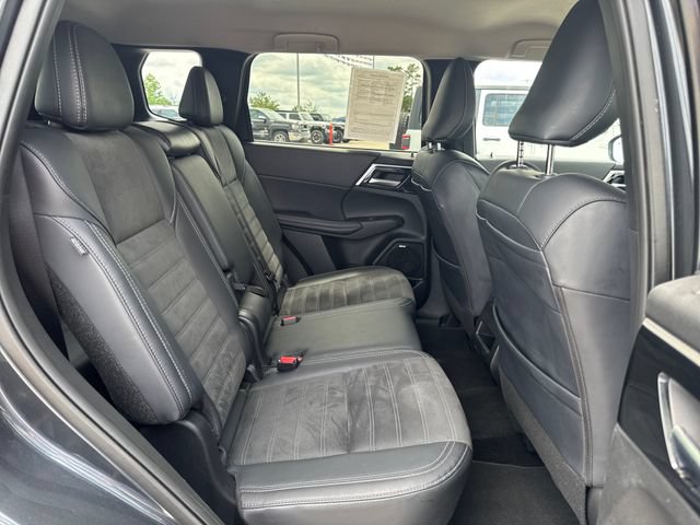 Used 2025 Mitsubishi Outlander AWD image 27