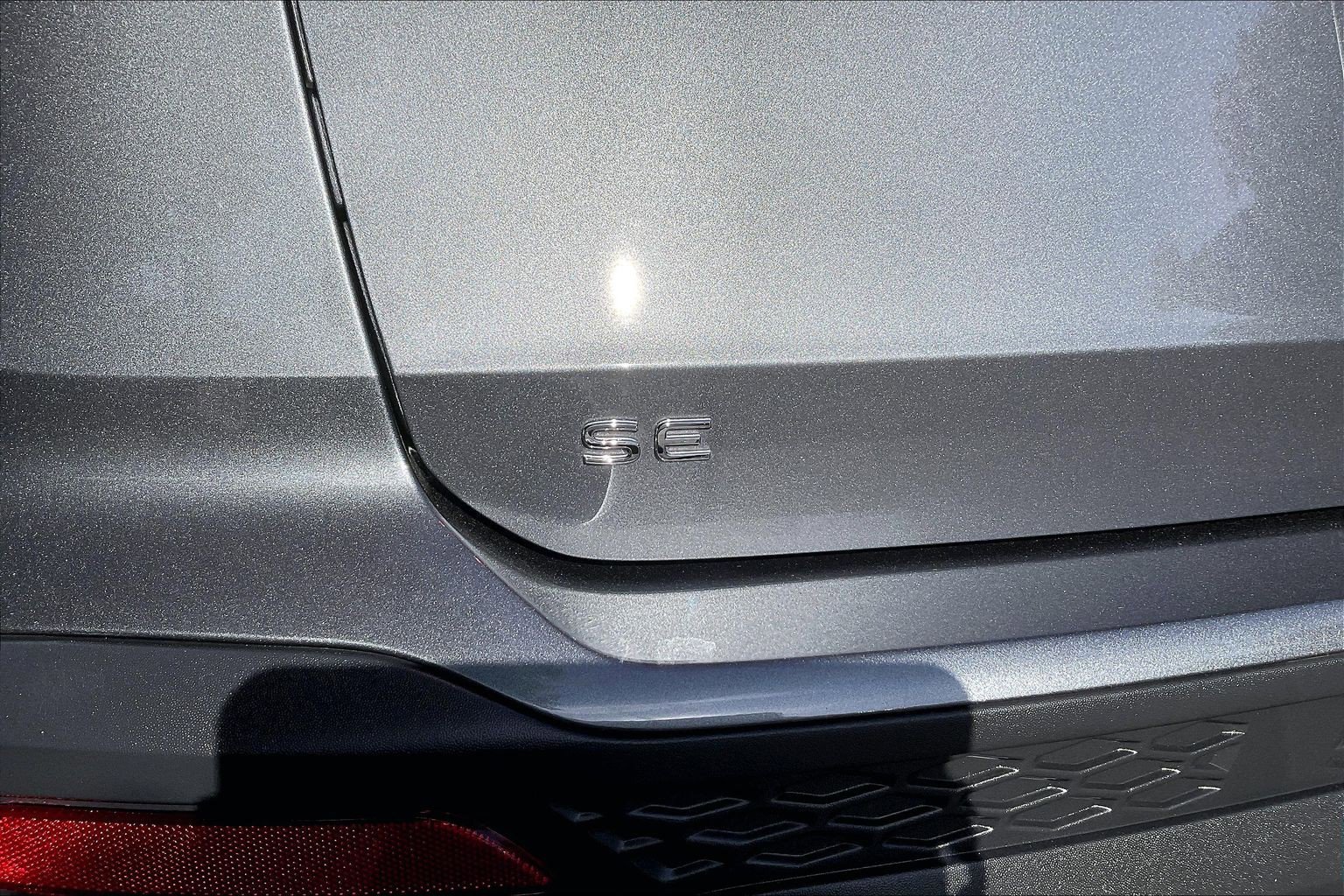 Certified 2023 Volkswagen Taos SE w/ Black Wheel Package FWD image 7