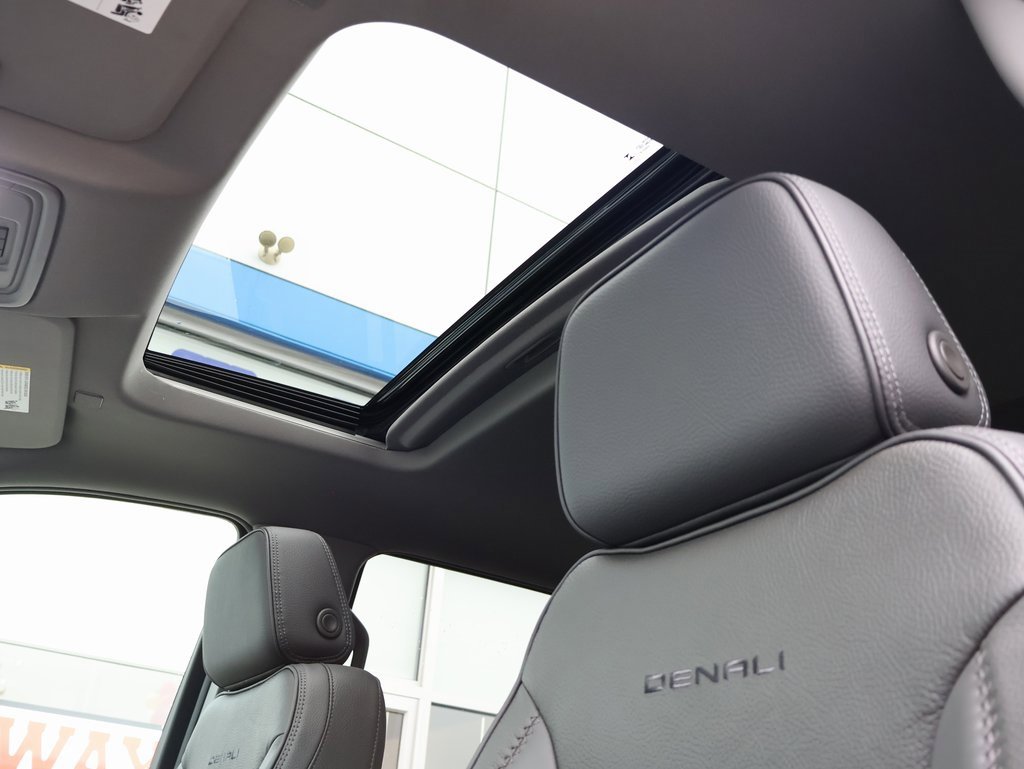 New 2025 GMC Sierra 2500 Denali w/ Denali Reserve Package image 26