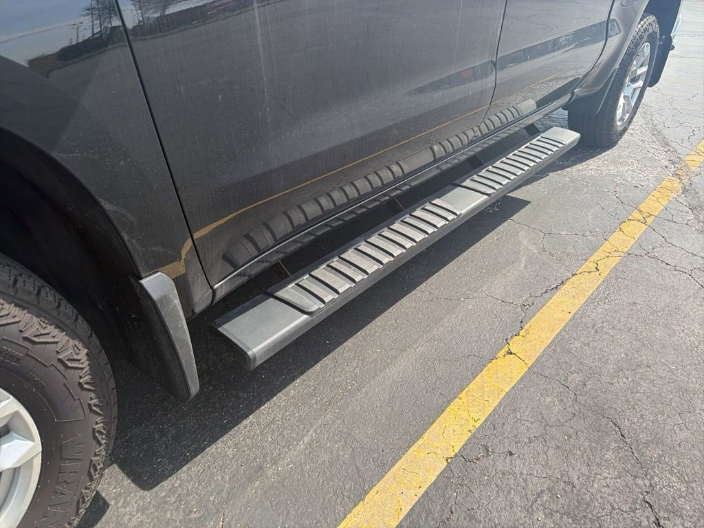 Used 2025 Chevrolet Silverado 1500 LT w/ Convenience Package II image 3