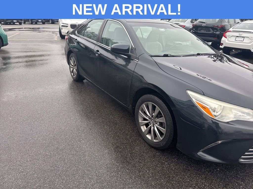 Used 2015 Toyota Camry XLE w/ Moonroof Package image 6