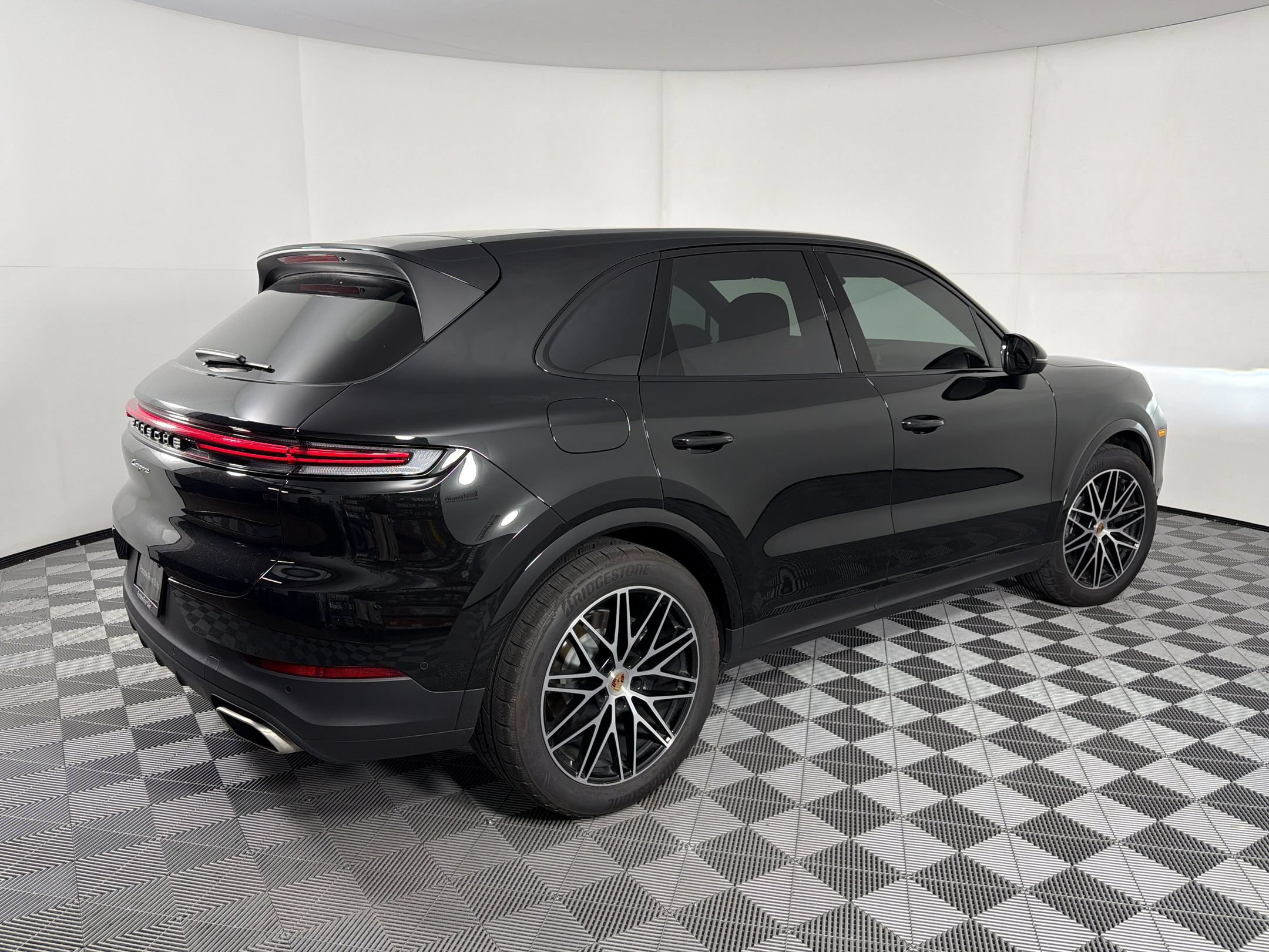 Certified 2026 Porsche Cayenne AWD/4WD image 9